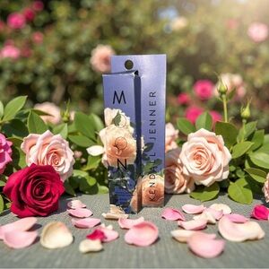 🌹 Kendall Jenner Moon Teeth Whitening Pen |Rose Mint